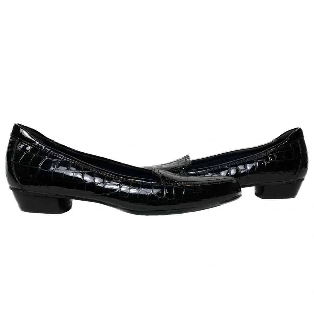 Clarks Everyday Croc Embossed
Patent Leather Loafers, NEW, Size 7.5 - Picture 5 of 16